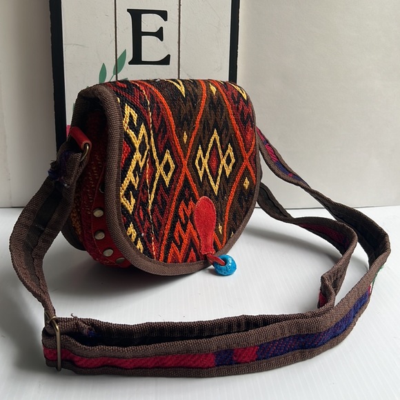 Leather Handmade bag hand crafted and stitched leather adjustable strap - Picture 3 of 14